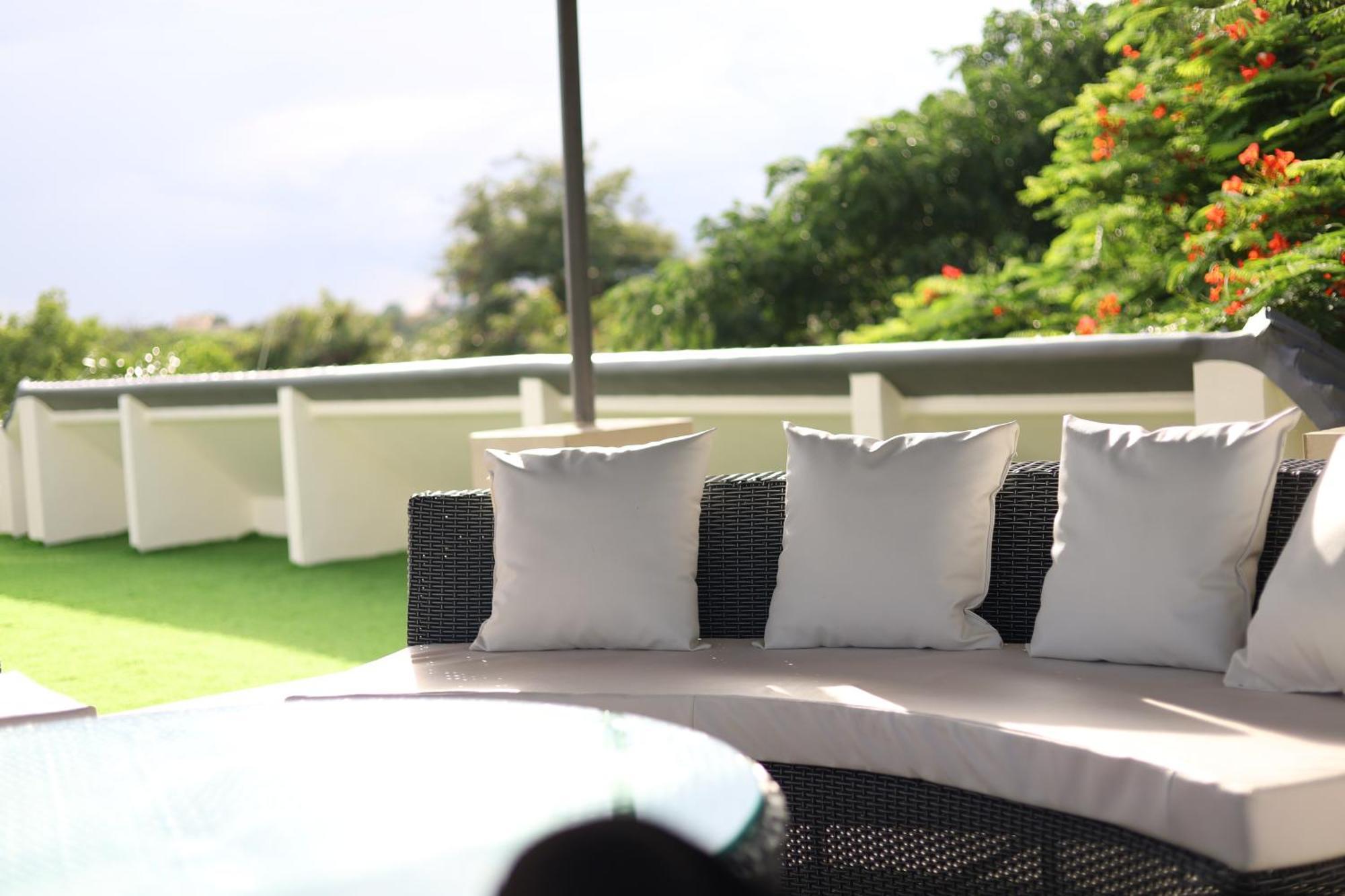 Button Eyes Resort - Pet Friendly Hyderabad Exterior photo
