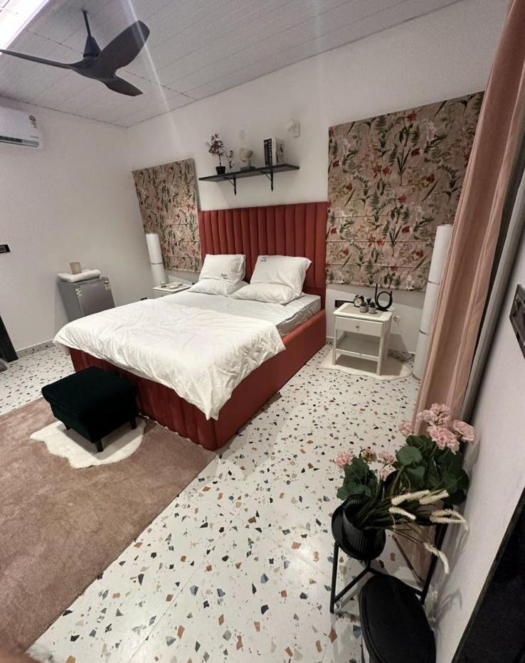 Button Eyes Resort - Pet Friendly Hyderabad Exterior photo