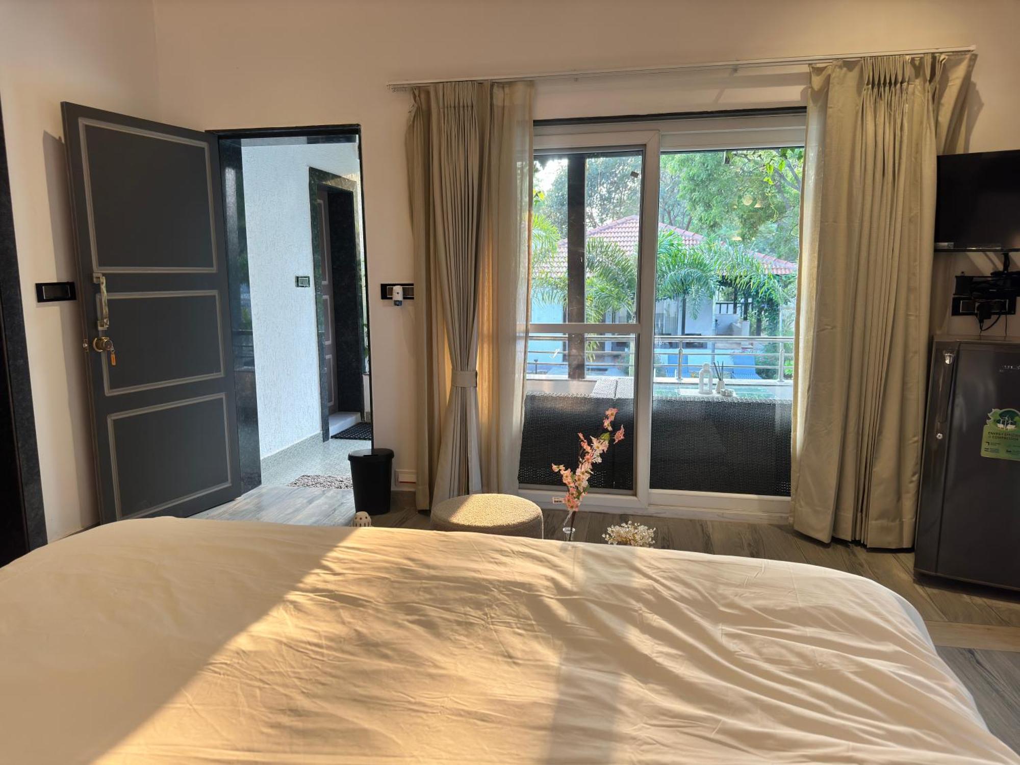Button Eyes Resort - Pet Friendly Hyderabad Exterior photo