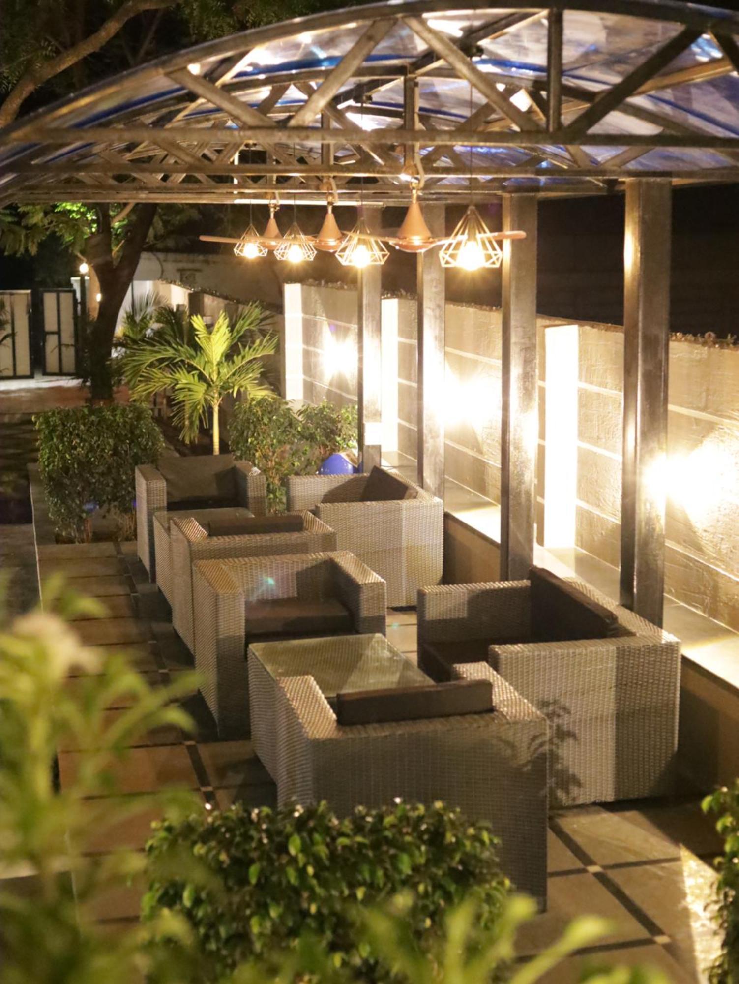 Button Eyes Resort - Pet Friendly Hyderabad Exterior photo