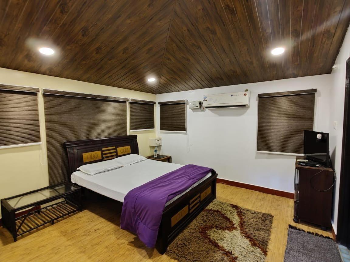 Button Eyes Resort - Pet Friendly Hyderabad Exterior photo