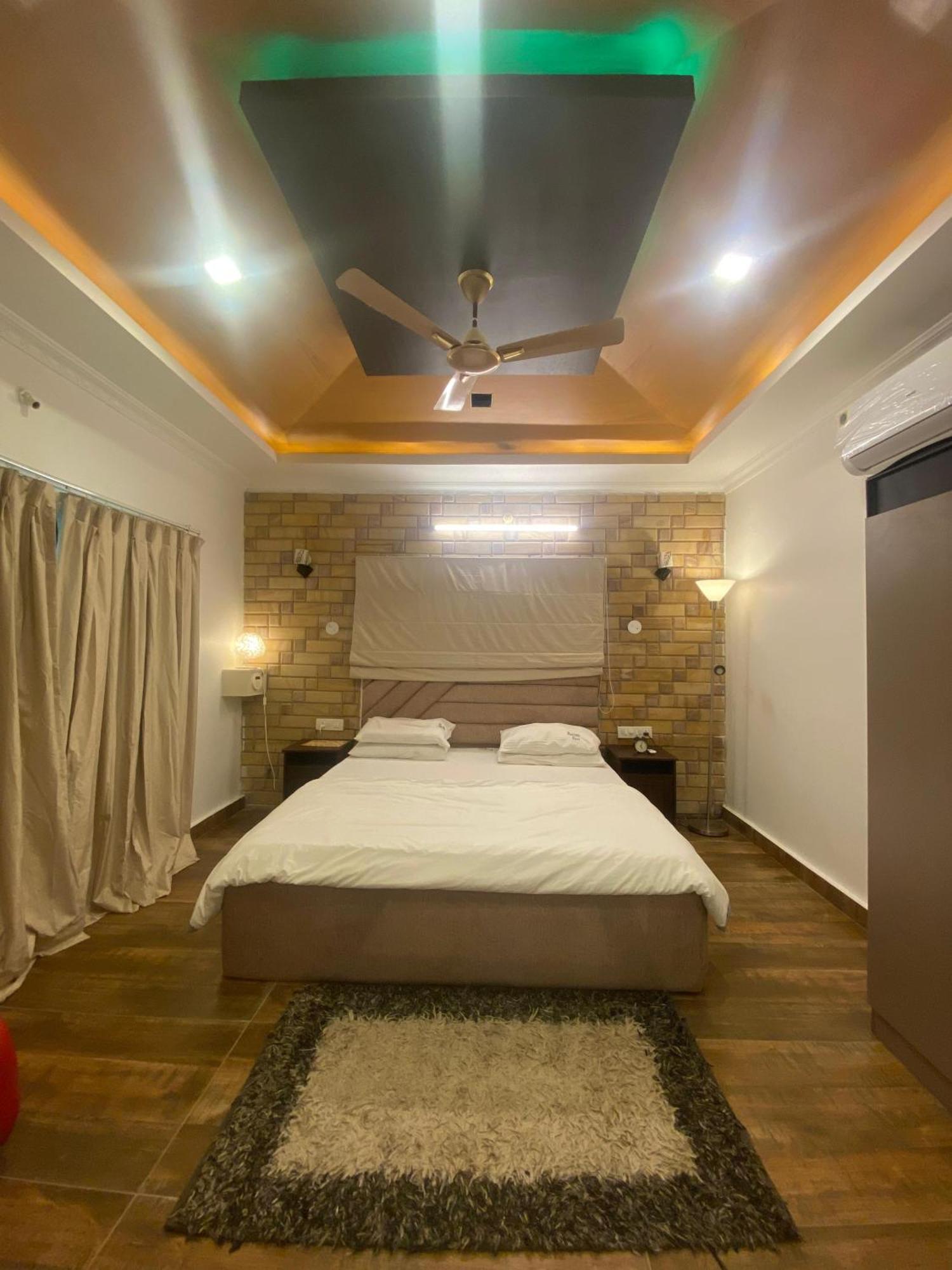 Button Eyes Resort - Pet Friendly Hyderabad Exterior photo