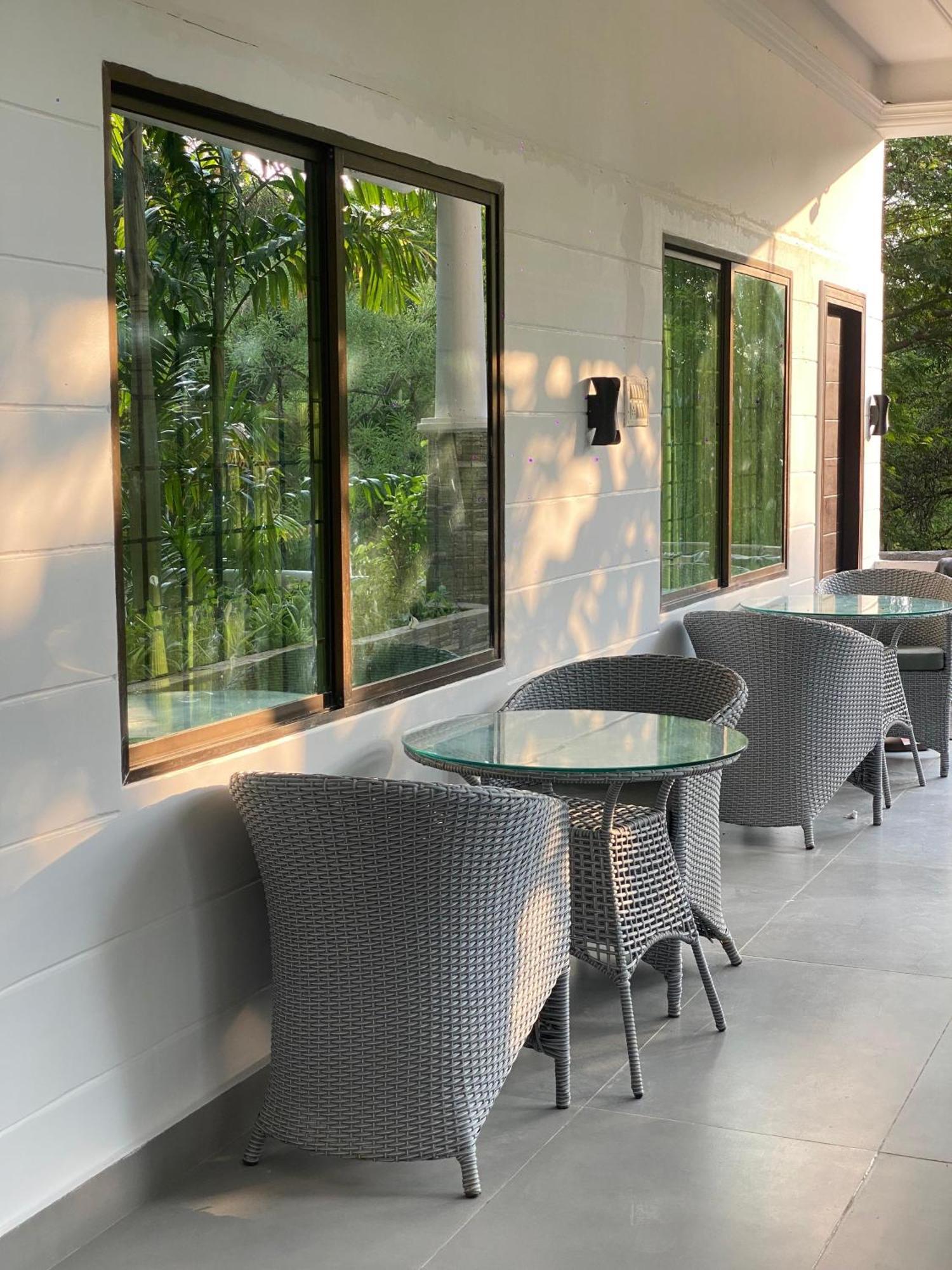 Button Eyes Resort - Pet Friendly Hyderabad Exterior photo