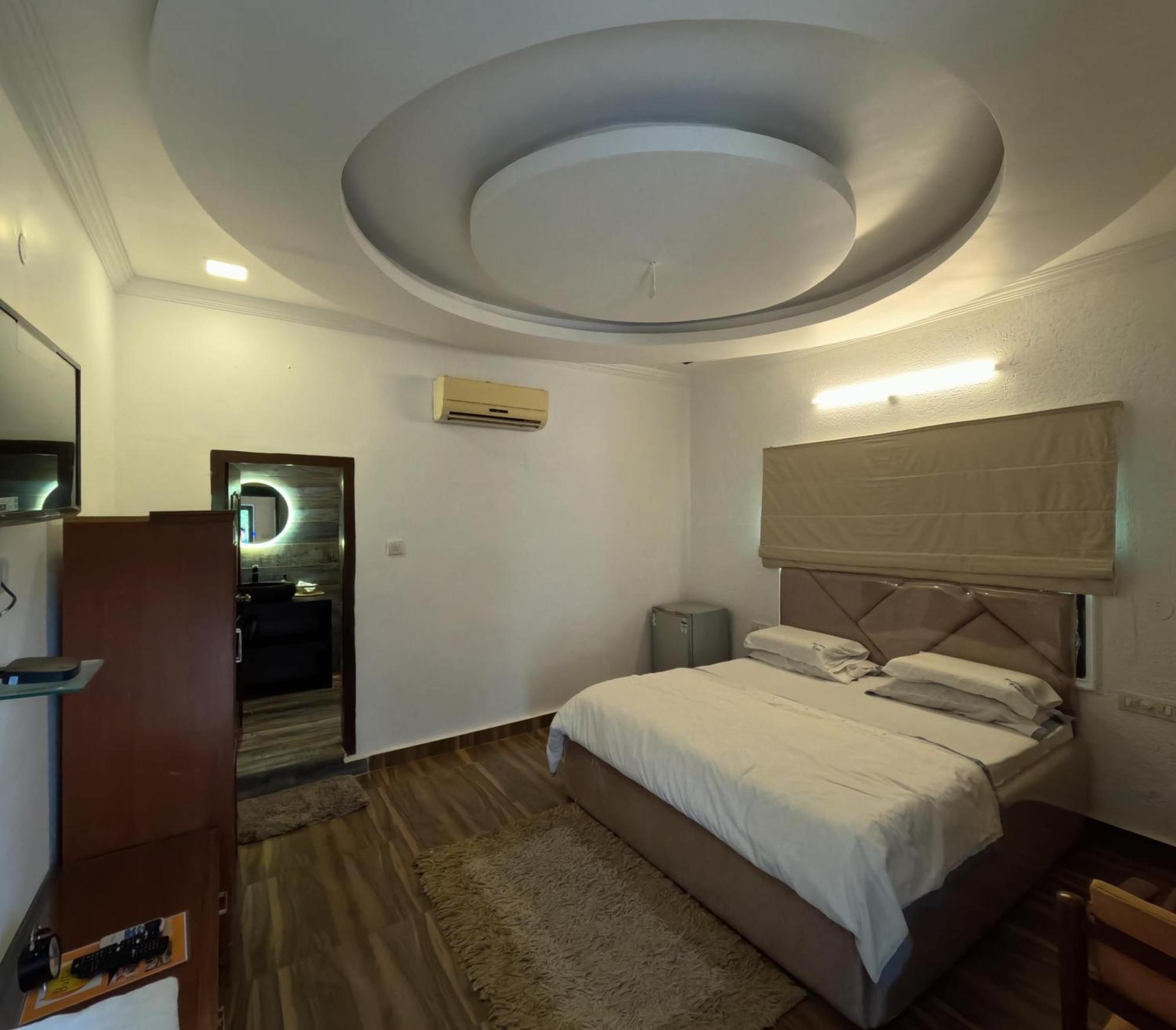 Button Eyes Resort - Pet Friendly Hyderabad Exterior photo