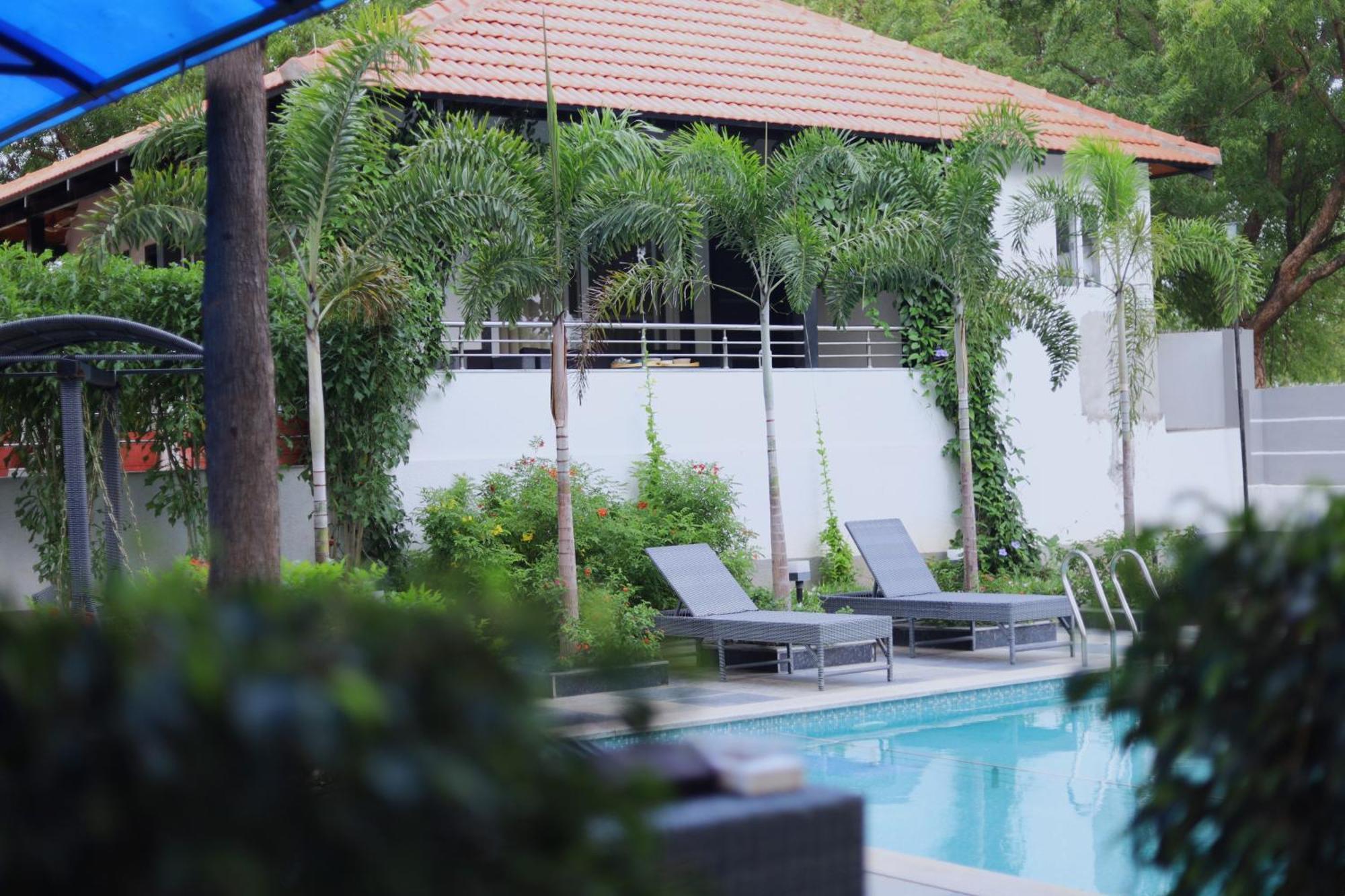Button Eyes Resort - Pet Friendly Hyderabad Exterior photo