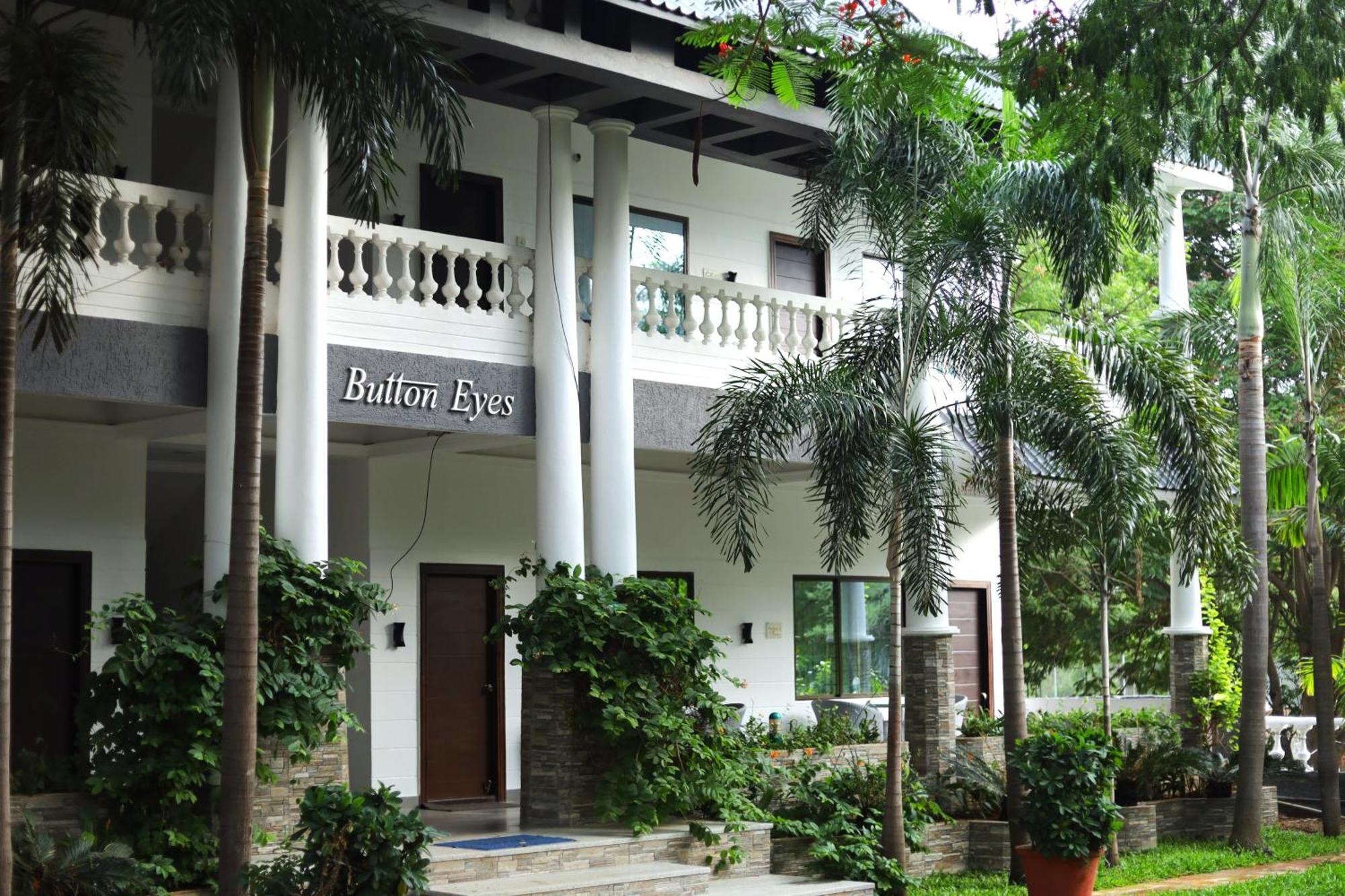Button Eyes Resort - Pet Friendly Hyderabad Exterior photo