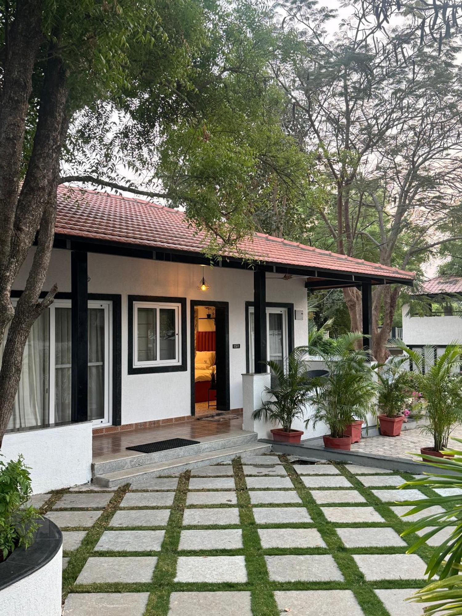 Button Eyes Resort - Pet Friendly Hyderabad Exterior photo